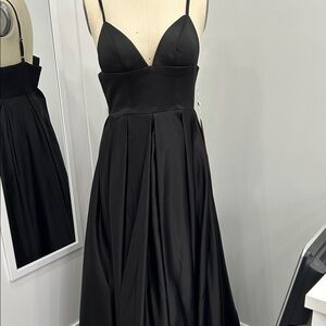 Elegant Strapless Black Evening Dress